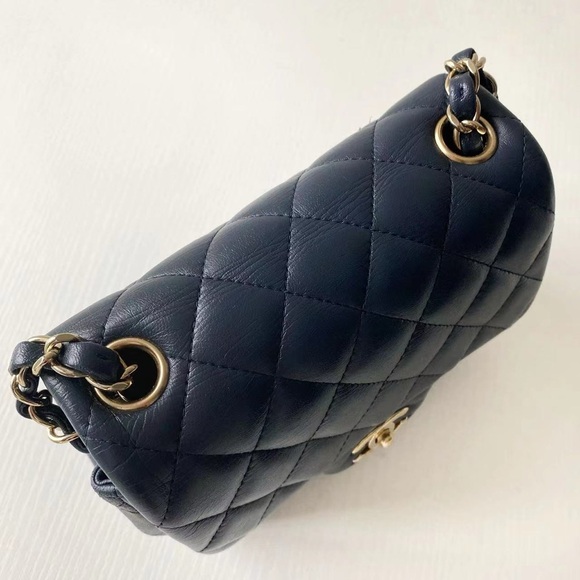 Authentic Chanel classic mini flap bag - Picture 2 of 10